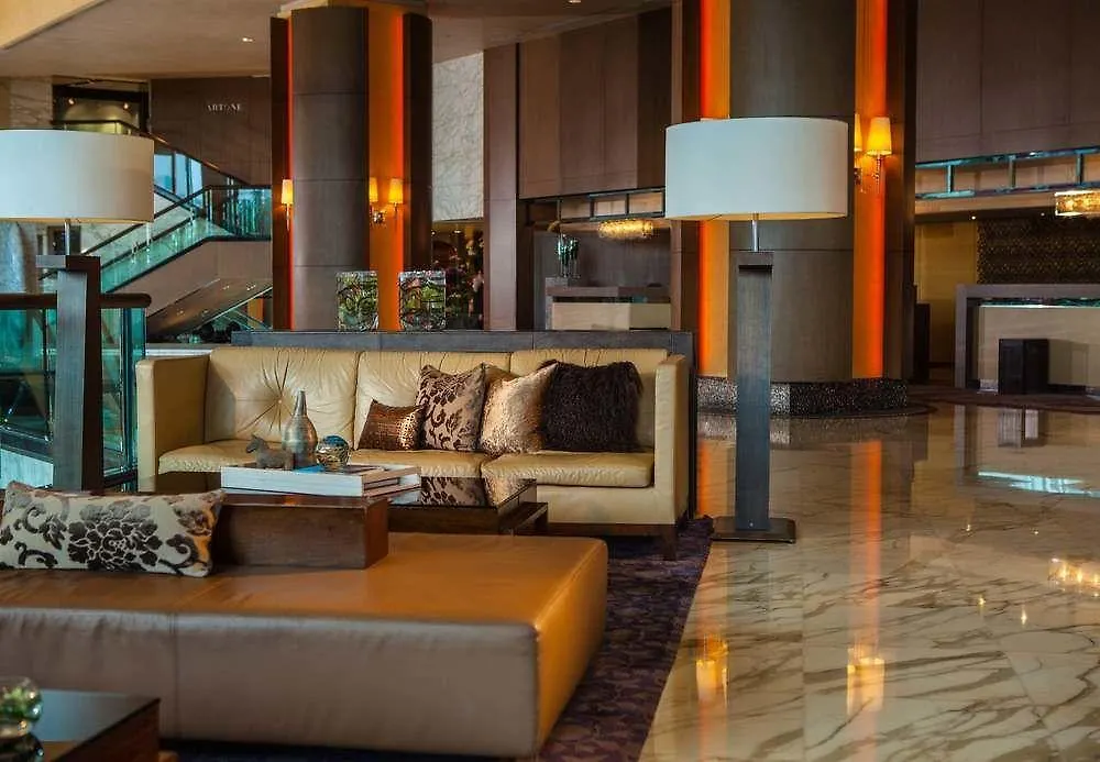 Renaissance Hong Kong Harbour View Hotel 5*,