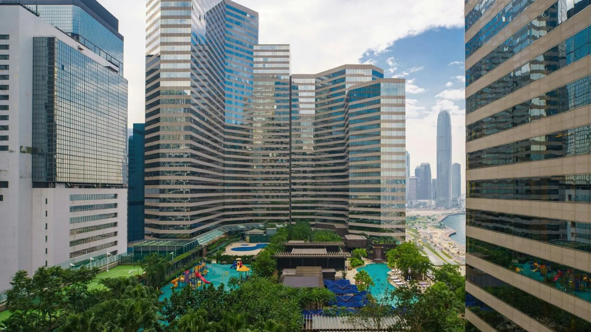 Renaissance Hong Kong Harbour View Hotel