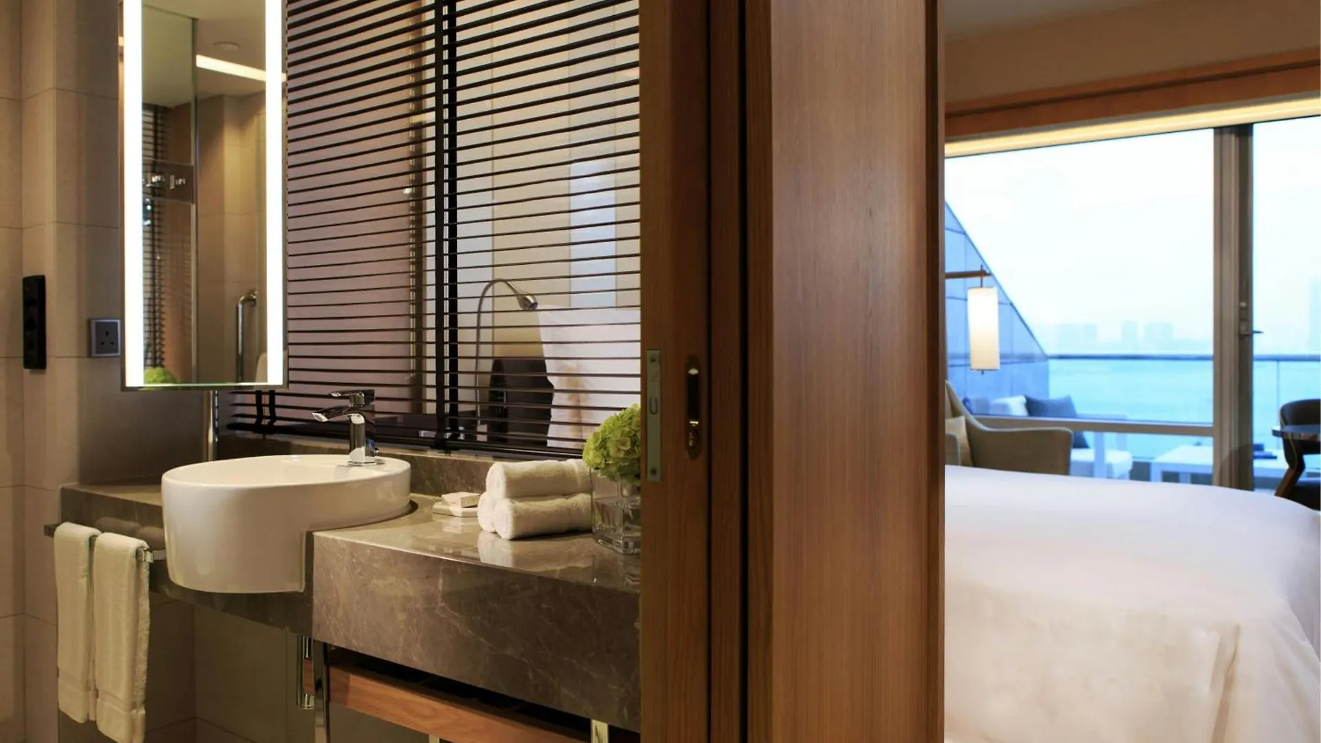 Renaissance Hong Kong Harbour View Hotel