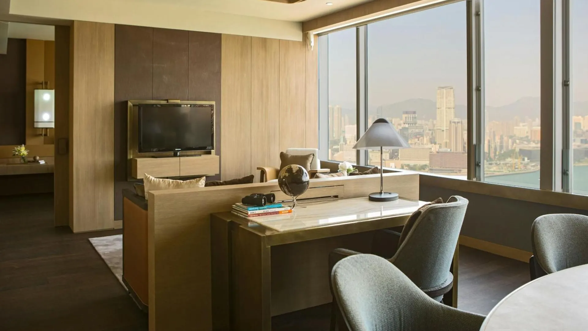 Renaissance Hong Kong Harbour View Hotel