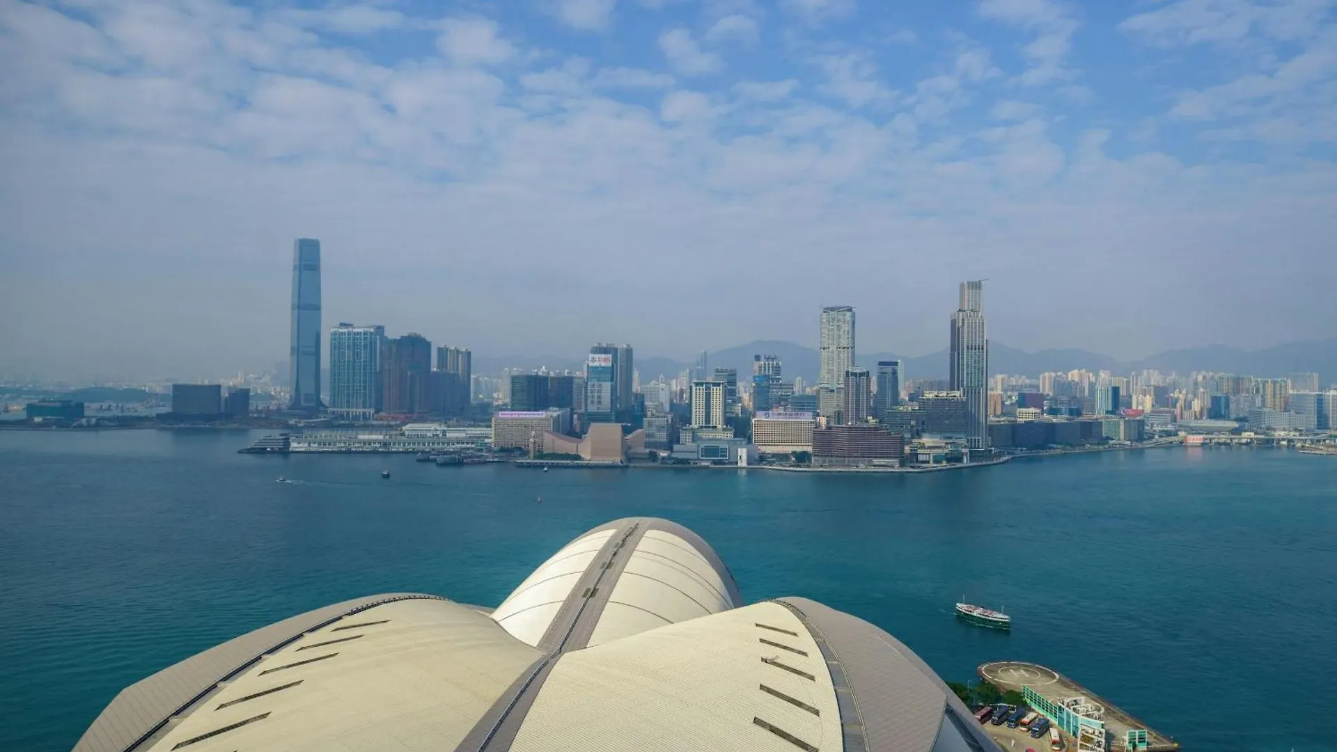 Renaissance Hong Kong Harbour View Hotel 5*,
