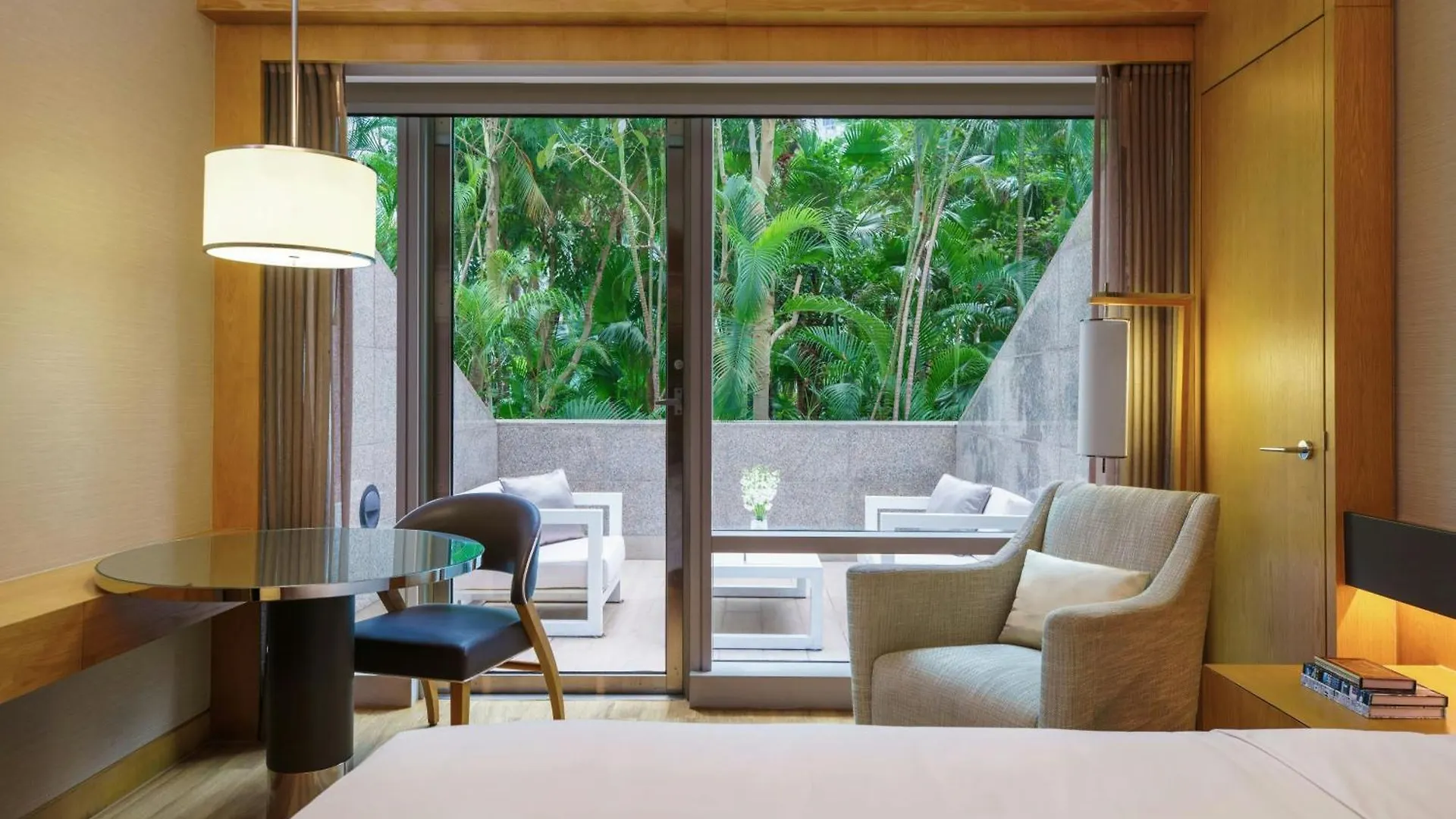 Renaissance Hong Kong Harbour View Hotel
