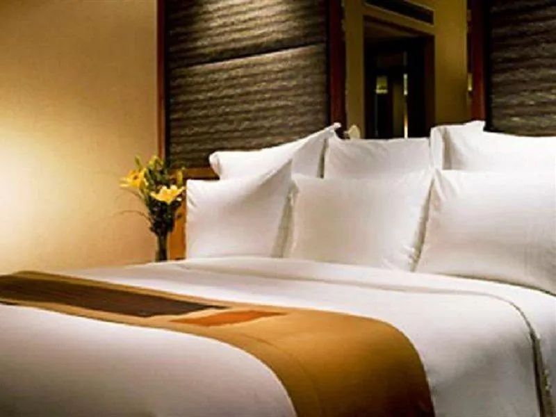 Renaissance Hong Kong Harbour View Hotel