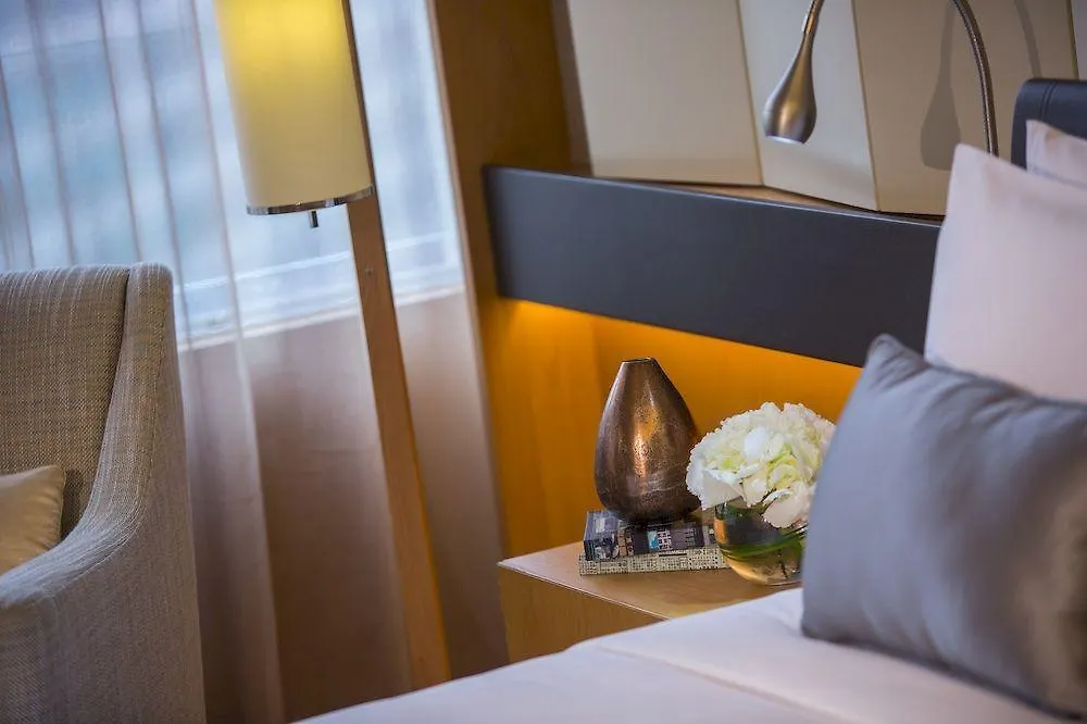 *****  Renaissance Hong Kong Harbour View Hotel Kína