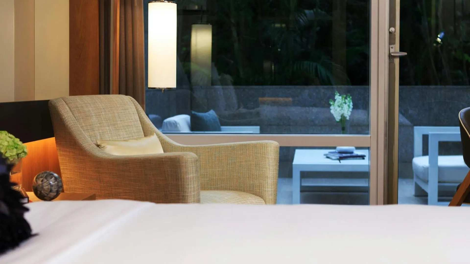 Renaissance Hong Kong Harbour View Hotel
